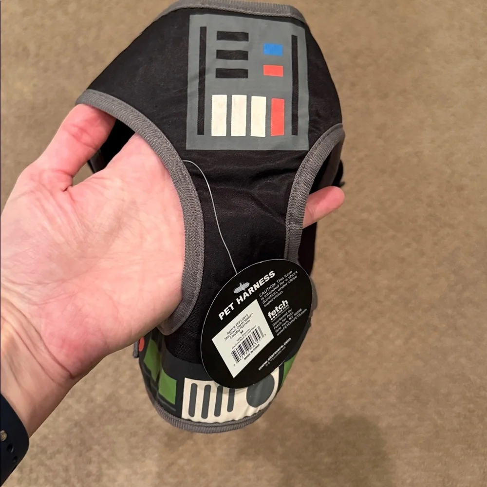 FECTH FOR PETS BLACK STAR WARS DARTH VADER HARNESS MEDIUM NWT